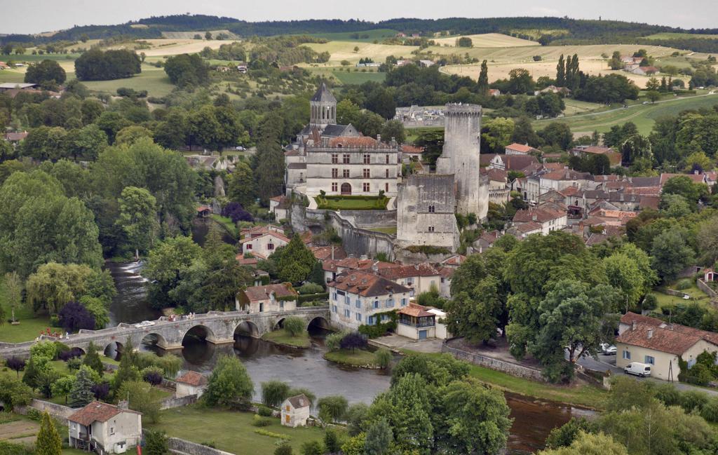 Hostellerie Les Griffons Bourdeilles Luaran gambar