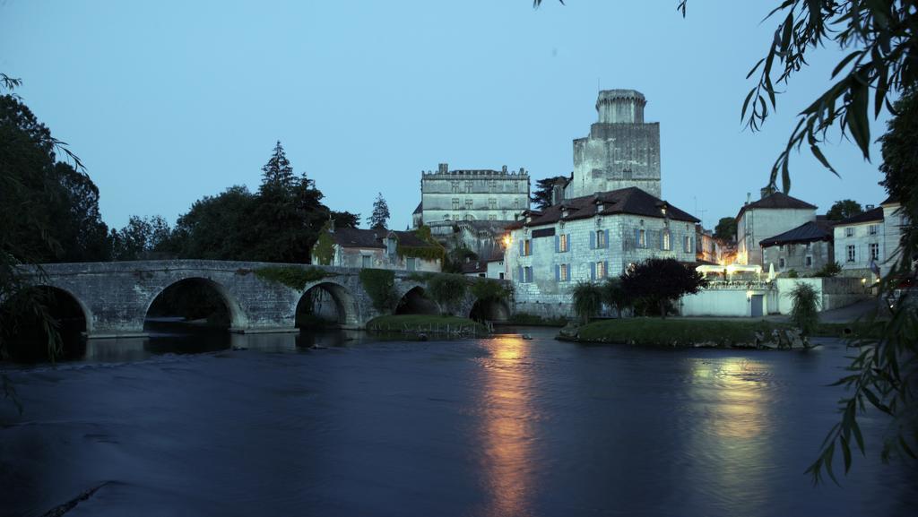 Hostellerie Les Griffons Bourdeilles Luaran gambar