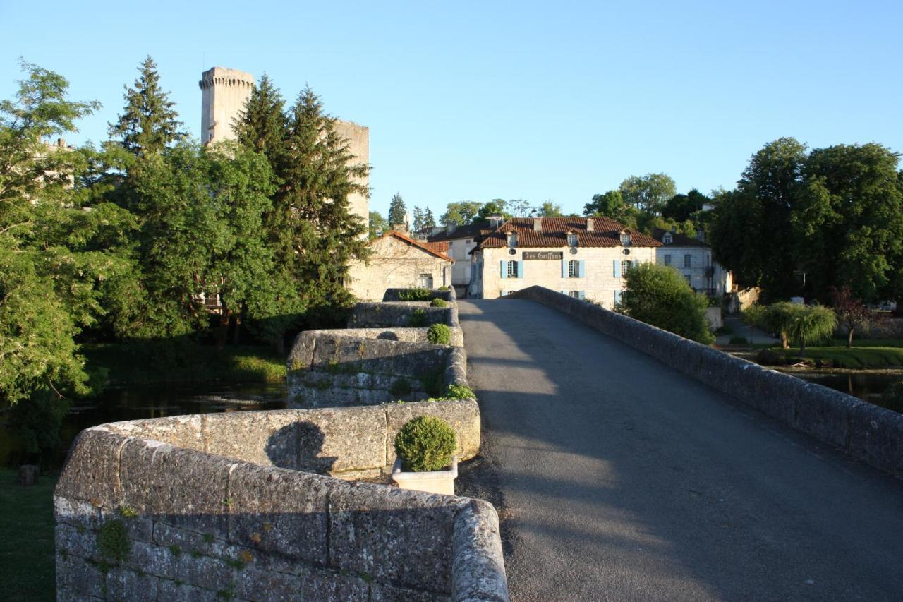 Hostellerie Les Griffons Bourdeilles Luaran gambar